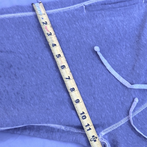 American Eagle sweatpants side pockets and a single back pocket.size large - Picture 5 of 11